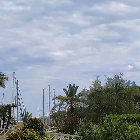 Rez De Jardin Marina Baie Des Anges Apartment *