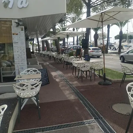 Rez De Jardin Marina Baie Des Anges Apartment